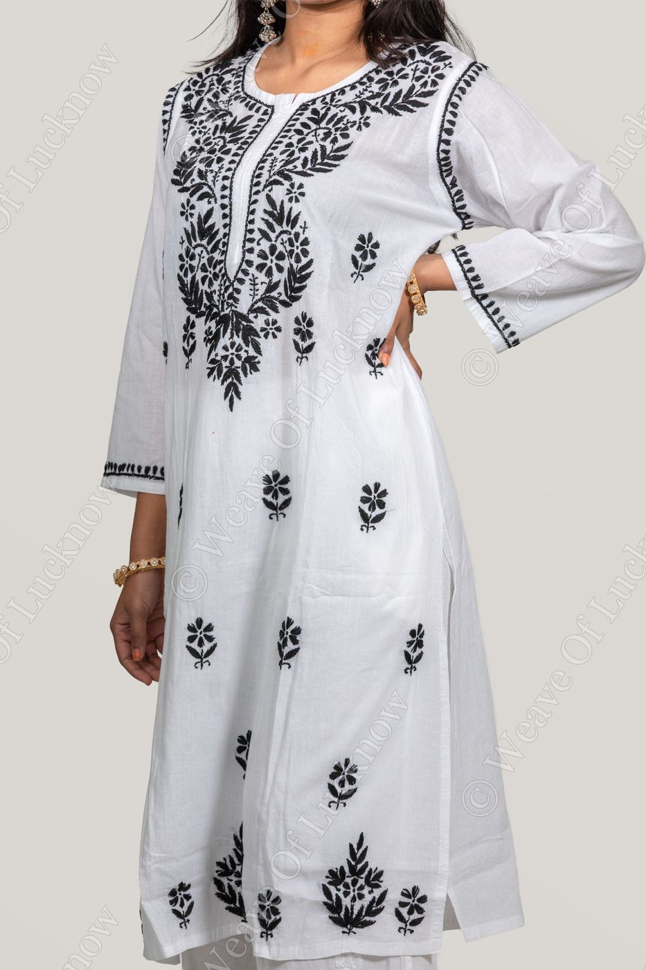 Monochrome Elegance: White Cotton Chikankari Kurti with Black Thread Work photo 3
